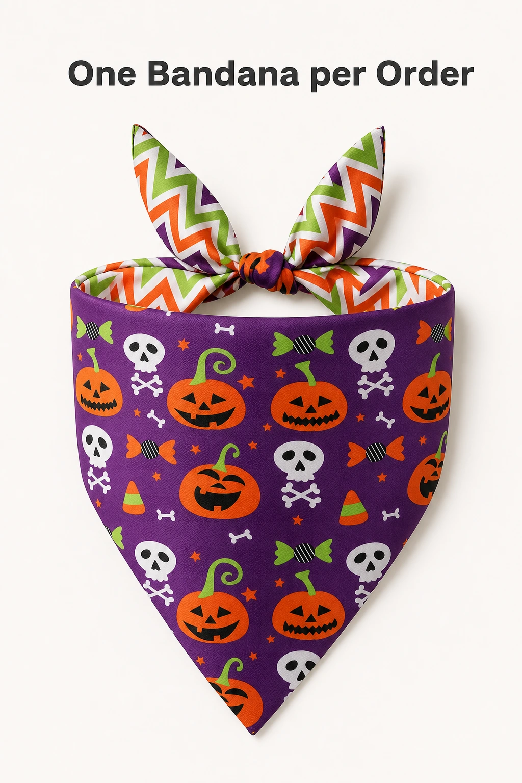 Un pañuelo morado con calabazas y extremos de zigzag
