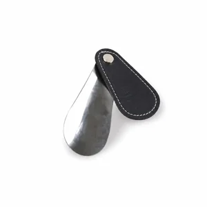Calzador de acero inoxidable BORDER FOR TRAVELER con mango de cuero – S/M/L