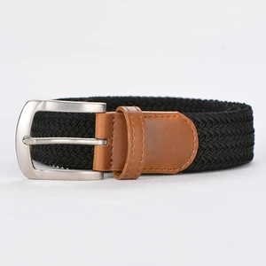 Elastischer Flechtgürtel mit Metallschnalle