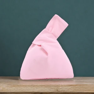 Bolso japonés de nudo: medidas, abertura y colores