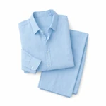 Camicia blu A piegata sopra i pantaloni coordinati