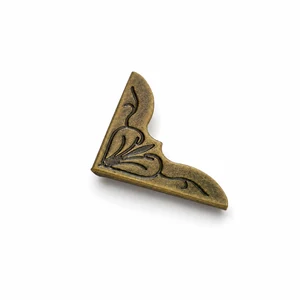 mugu Decorative Iron Book Corner Protector, Approx. 30 mm