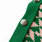 Damen-Poncho aus Acrylstrick mit Karomuster