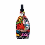 Bolsa tiracolo para peito com estampa colorida em estilo grafite, alça de ombro preta e zíper frontal