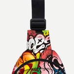 Detalhe do regulador preto na alça de ombro de tecido acima da bolsa estampada