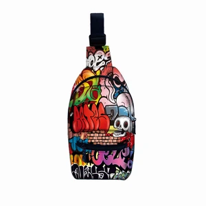 Bolsa Transversal Estampada com Alça Ajustável