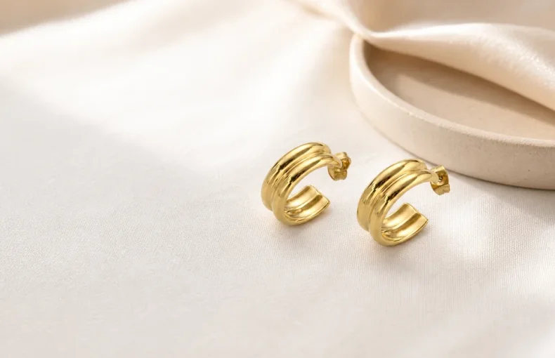 Creoles Acier 20mm Double Relief: Taille, Fermoir et Style