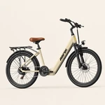 Bicicleta caqui orientada hacia la derecha sobre fondo beige, con cuadro bajo, cadena, cambio trasero y sillín marrón.