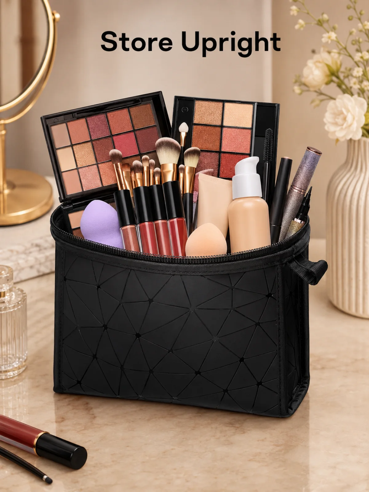 Kosmetiktasche und Make-up-Artikel nach Gebrauch aufrecht lagern