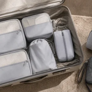 Cómo organizar el equipaje de mano: cubos, bolsa tecnológica y documentos