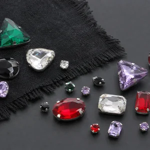 Cómo elegir pedrería para coser en ropa y accesorios