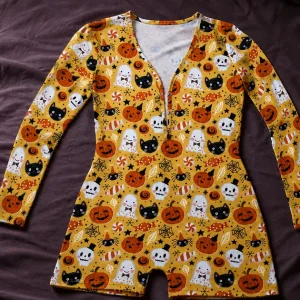 Cómo elegir un mono pijama de Halloween para mujer: talla, broches y seis estampados