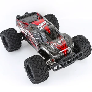 Foto original de la opción Negro: coche RC gris oscuro con gráficos rojos, neumáticos de tacos y parachoques delantero