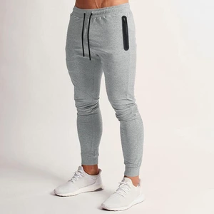 Jogging homme en molleton melange coton pour un usage quotidien