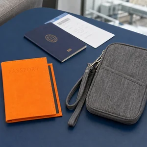 Funda para pasaporte o cartera de viaje: ¿cuál elegir?