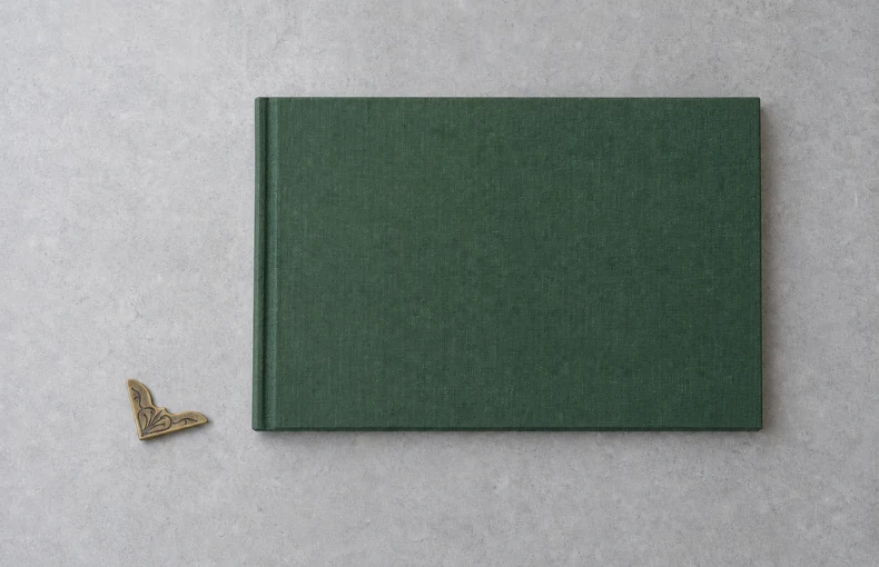 Esquineras metálicas para libros: medidas y ajuste a la cubierta
