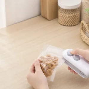 USB Mini Bag Sealer with Cutter Guide: Heat-Seal Use, Bag Types and Food Storage Limits