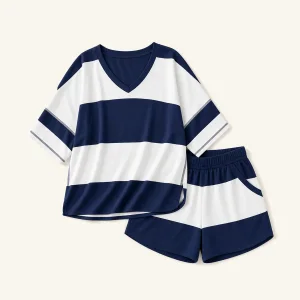 Damen Set aus gestreiftem Shirt und Shorts für Sommerreisen
