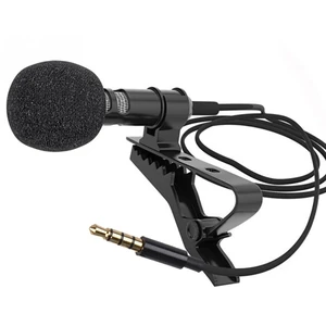 Imagen original del micrófono negro con pinza, espuma, cable y conector de cuatro contactos