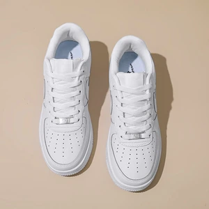 Weiße Schnürsneaker – EU 36–47