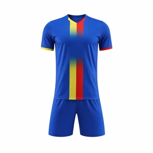Conjunto unisex de fútbol con pantalón corto